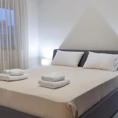 Pearl Apartment